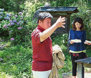 案内人と一緒にお寺巡り